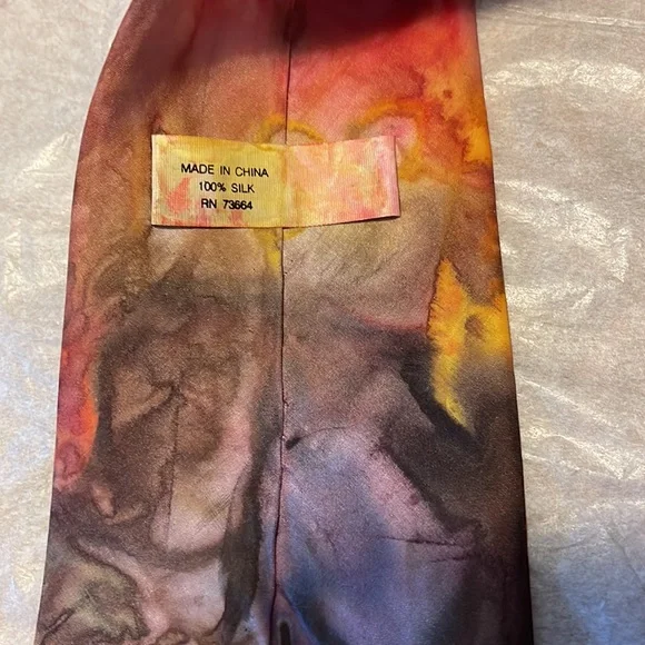 Used silk tie - Picture 4 of 8